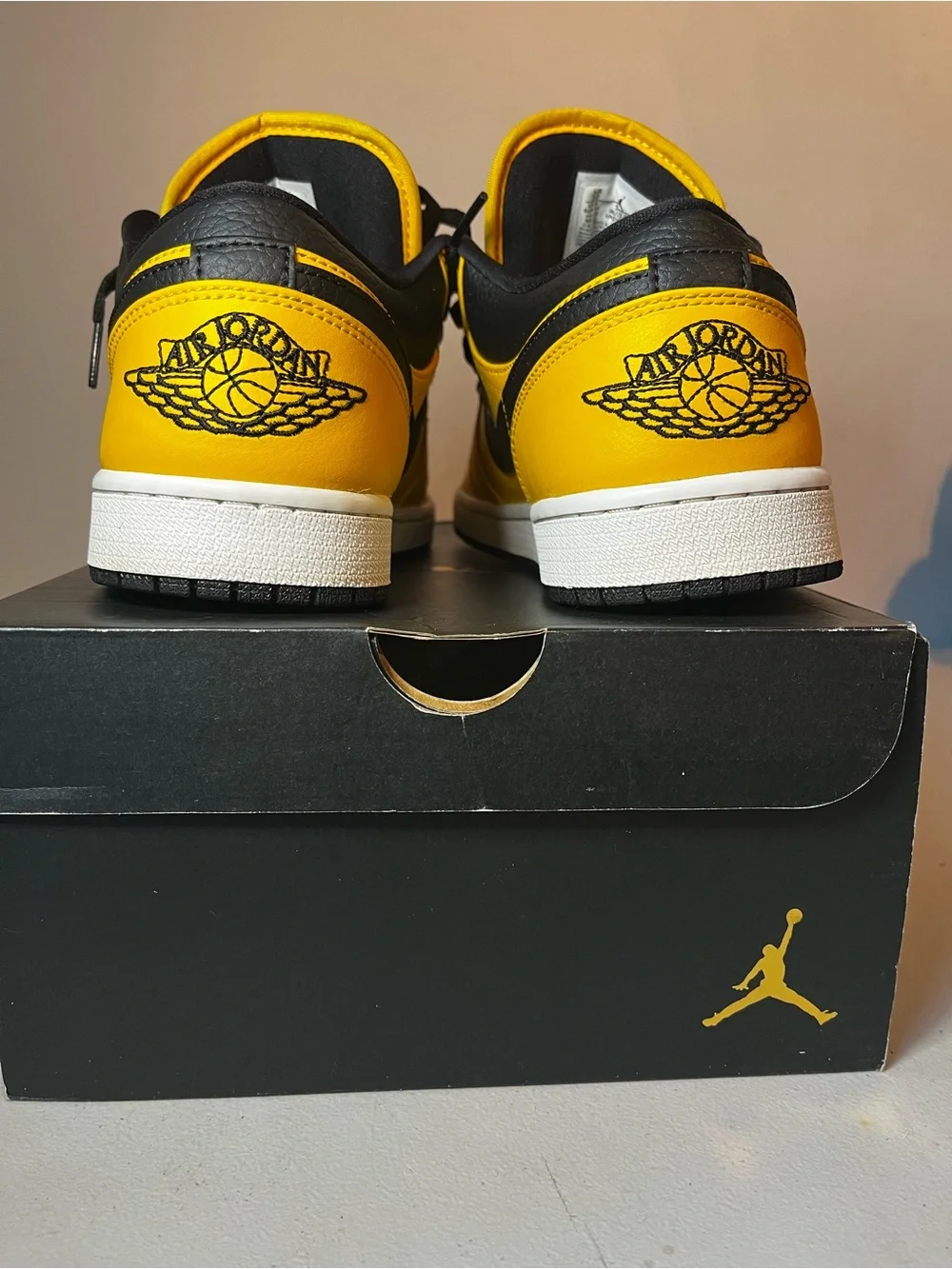 2020 Air Jordan 1 Low University Gold